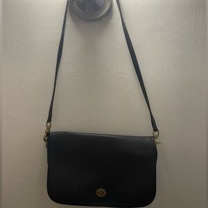 Vintage Coach Leather Purse (Black)